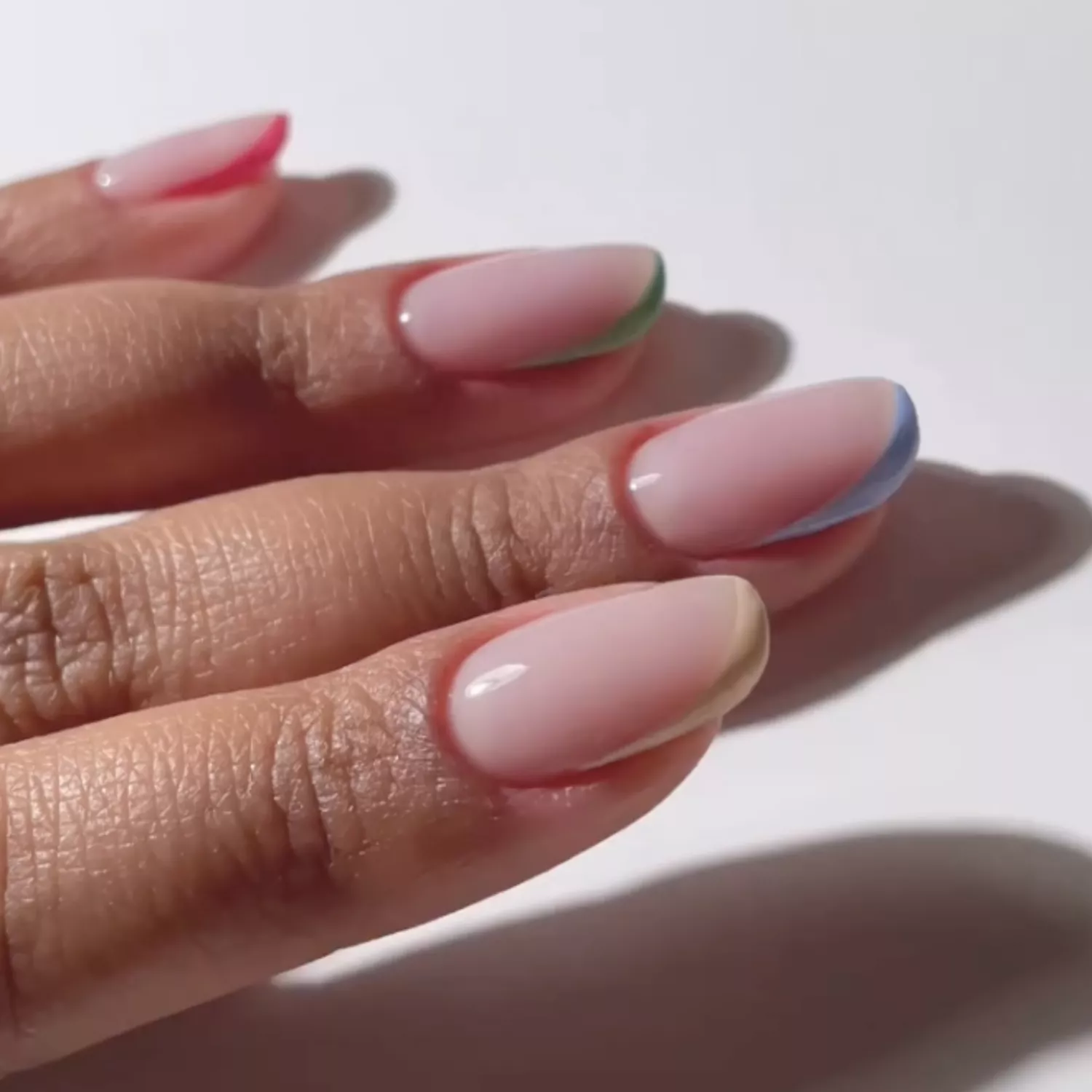 Manichiură și Pedichiură Dumbrăvița